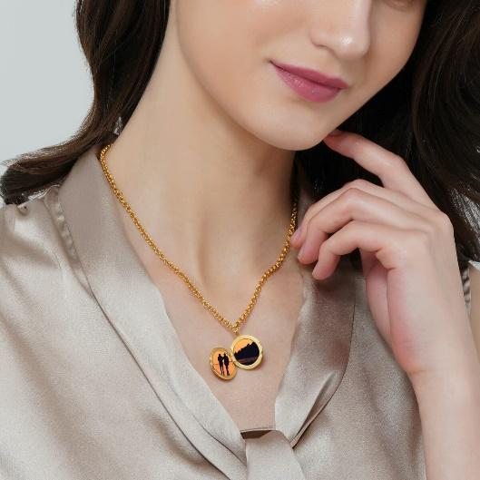Buy Feel Wear Love Photo Pendant Necklace Online in India | Zariin