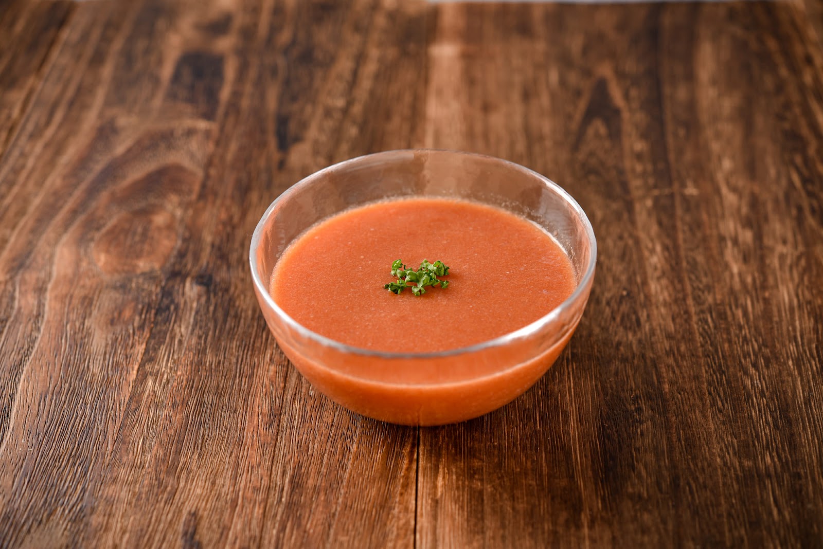 2、トマトを贅沢に使った冷製トマトスープ