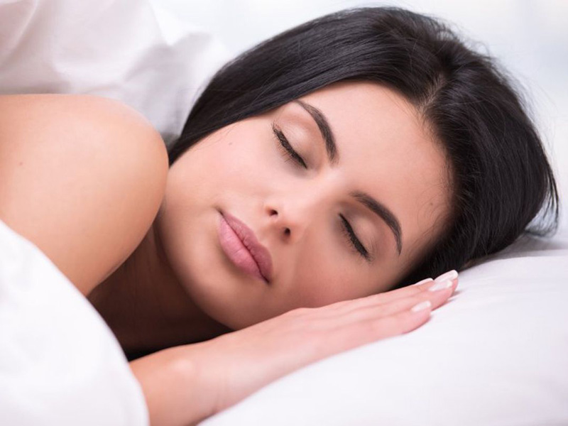 Tư thế ngủ ảnh hưởng rất lớn tới sức khỏe và nhan sắc phái yếu
