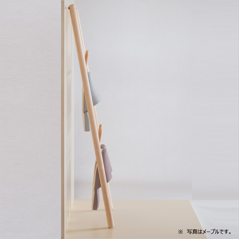 壁に立てかけるタイプの邪魔にならない木製スリッパラック「リーフラック」