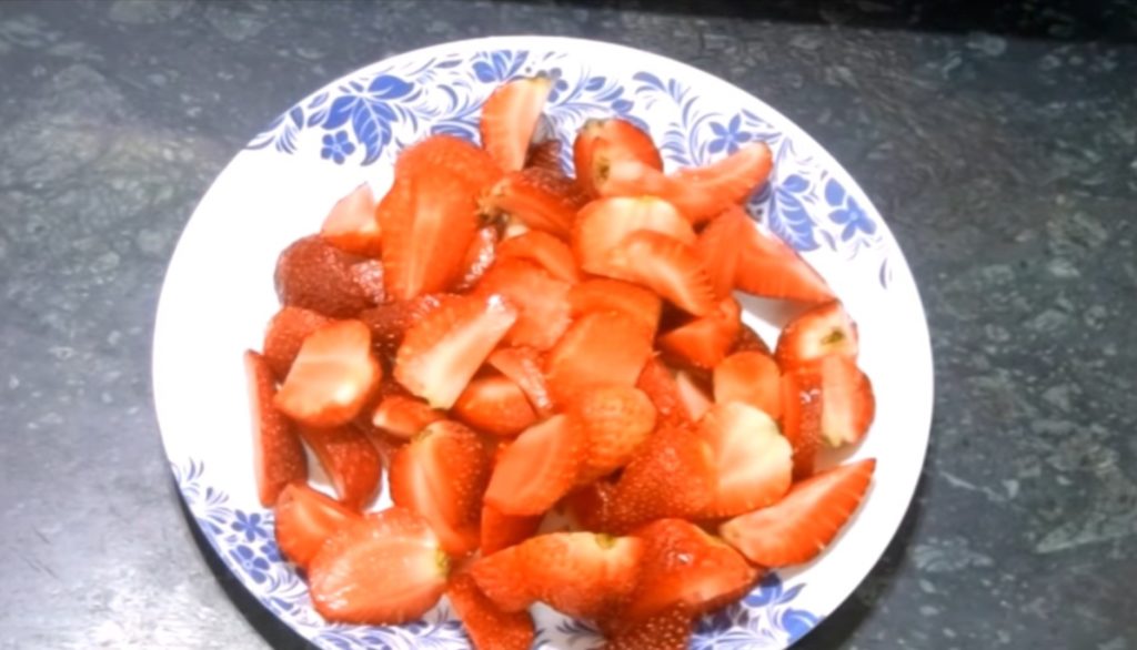 xhopped strawberries