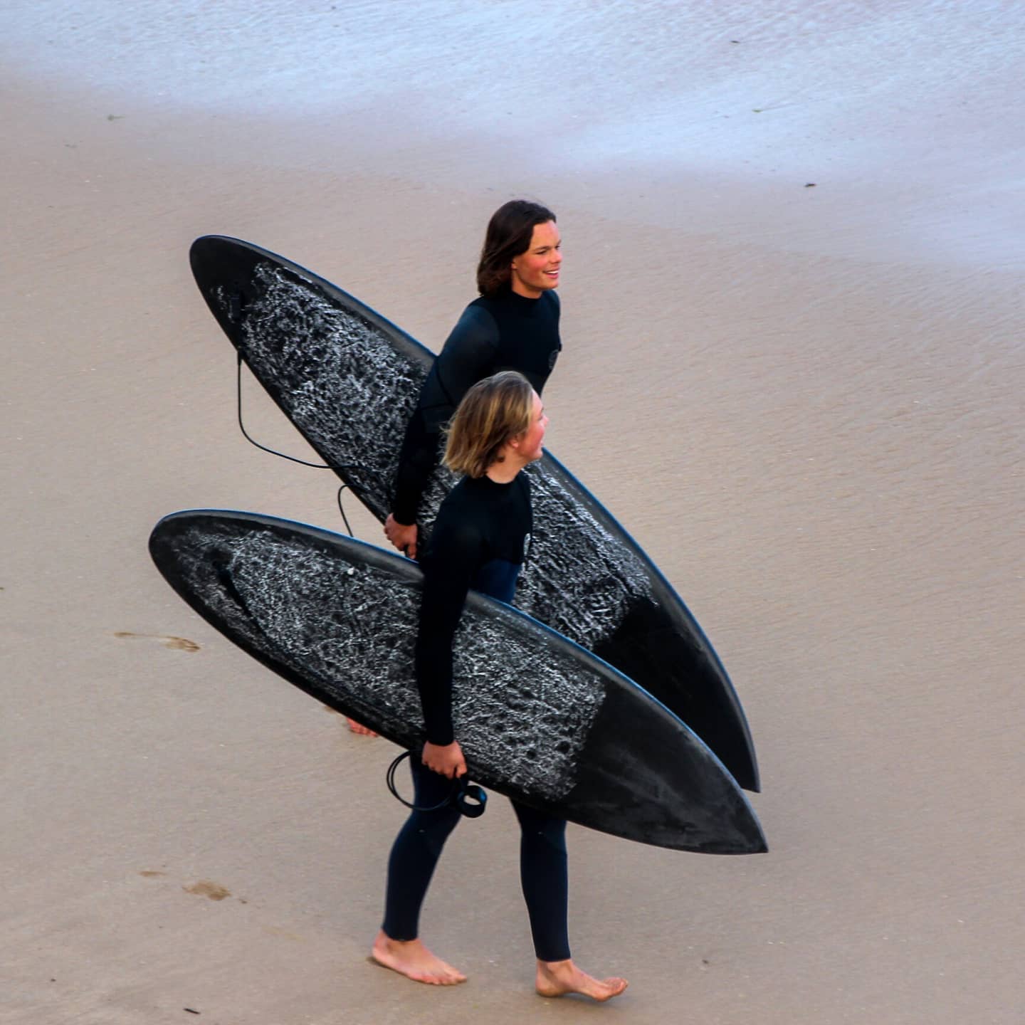 Australianos Criam Pranchas de Surf com Fibra de Carbono Reciclada