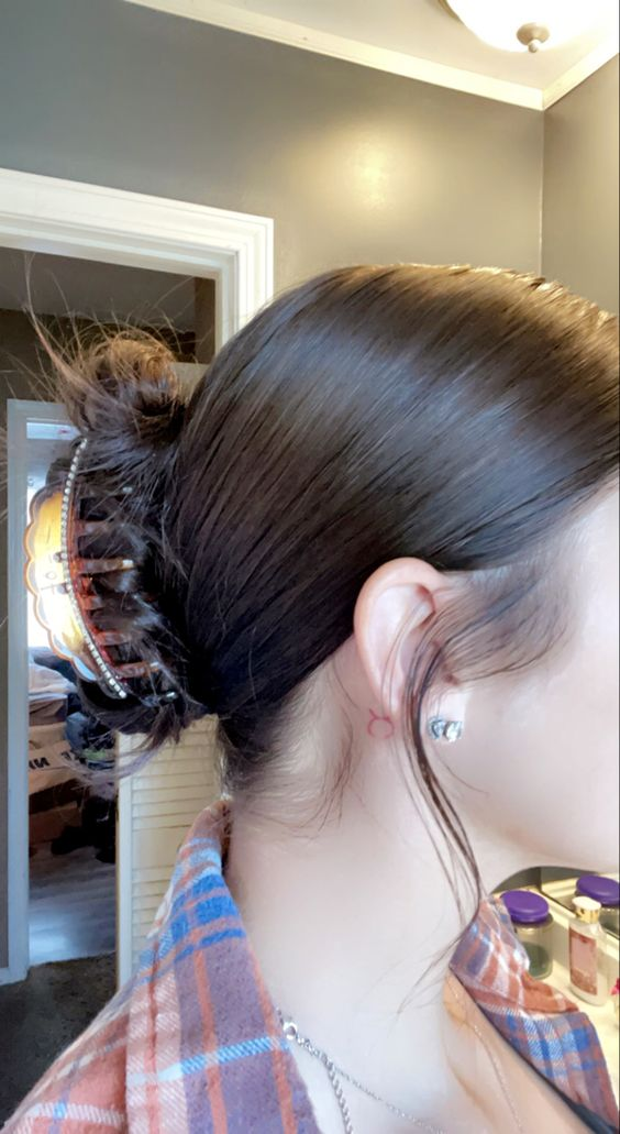 sleek hair claw buns 