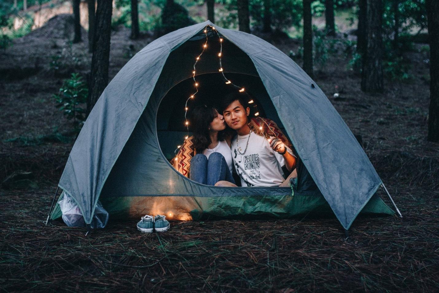 https://blog.bambooairways.com/wp-content/uploads/2019/11/nui-ham-lon-5.jpg