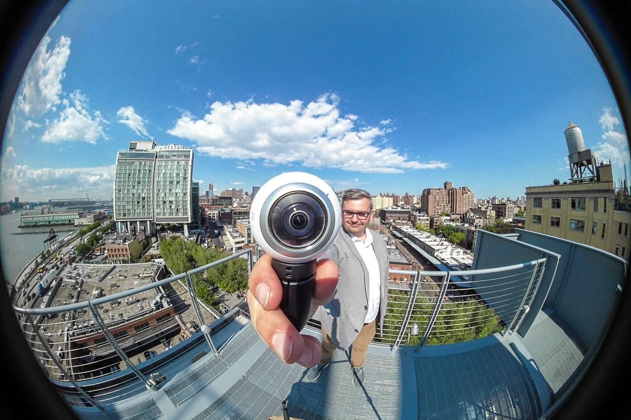 These 360-Degree Cameras Capture Everything Around You - WSJ