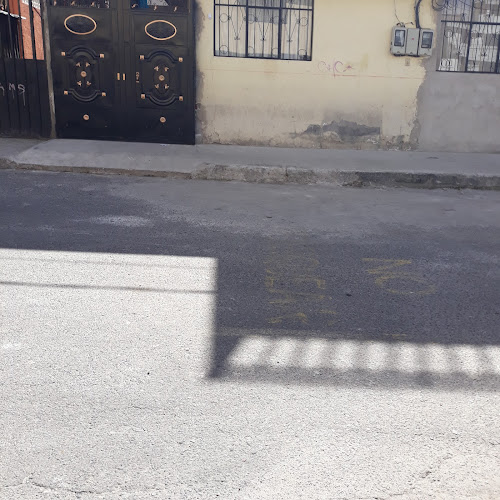 Opiniones de Estacionamiento Pedro León en Quito - Aparcamiento