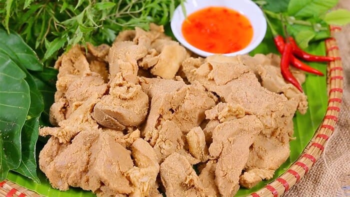 Tour du lịch Mai Châu- Phương pháp lên men “độc nhất vô nhị” tạo nên món thịt muối chua hấp dẫn
