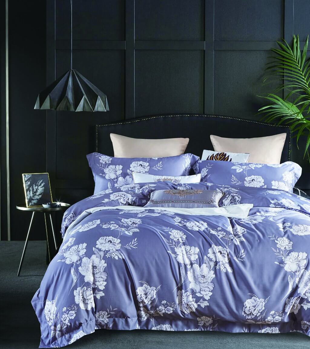  Drap giường phi lụa xanh họa tiết hoa trắng mềm mại, êm đềm