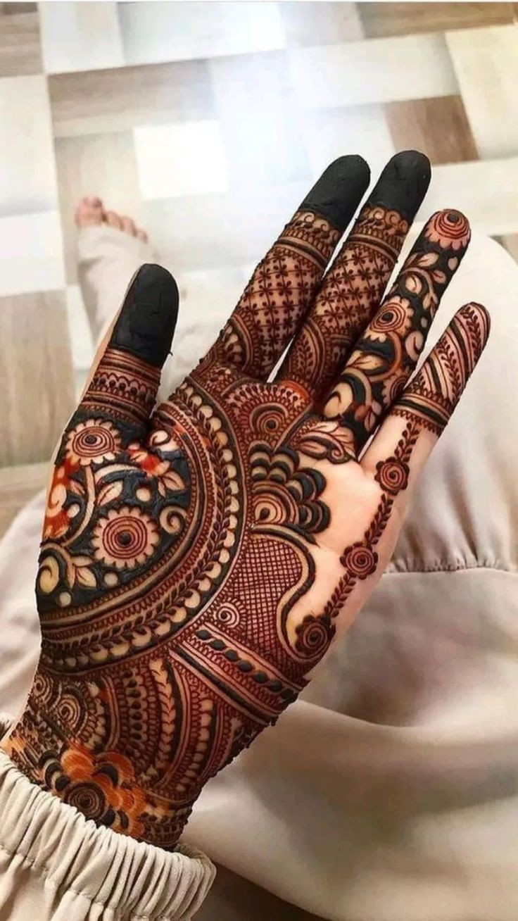 Top 60+ New Mehndi Designs | Parlours India