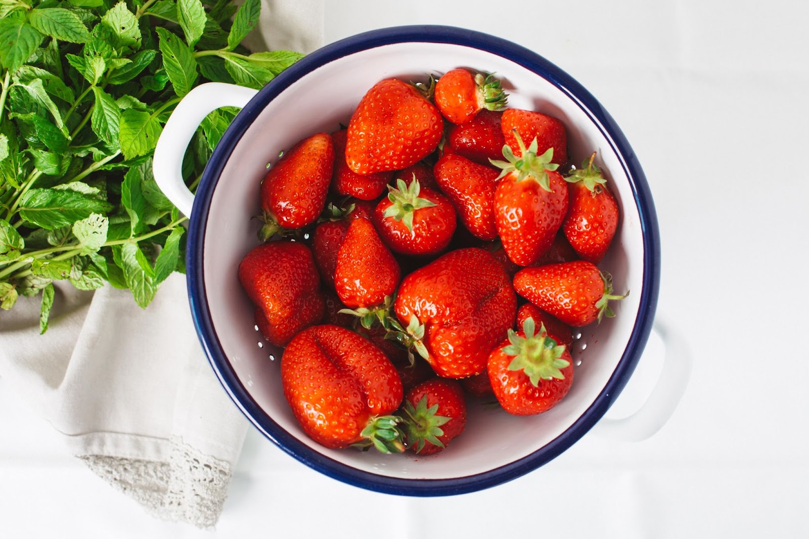 pick strawberries