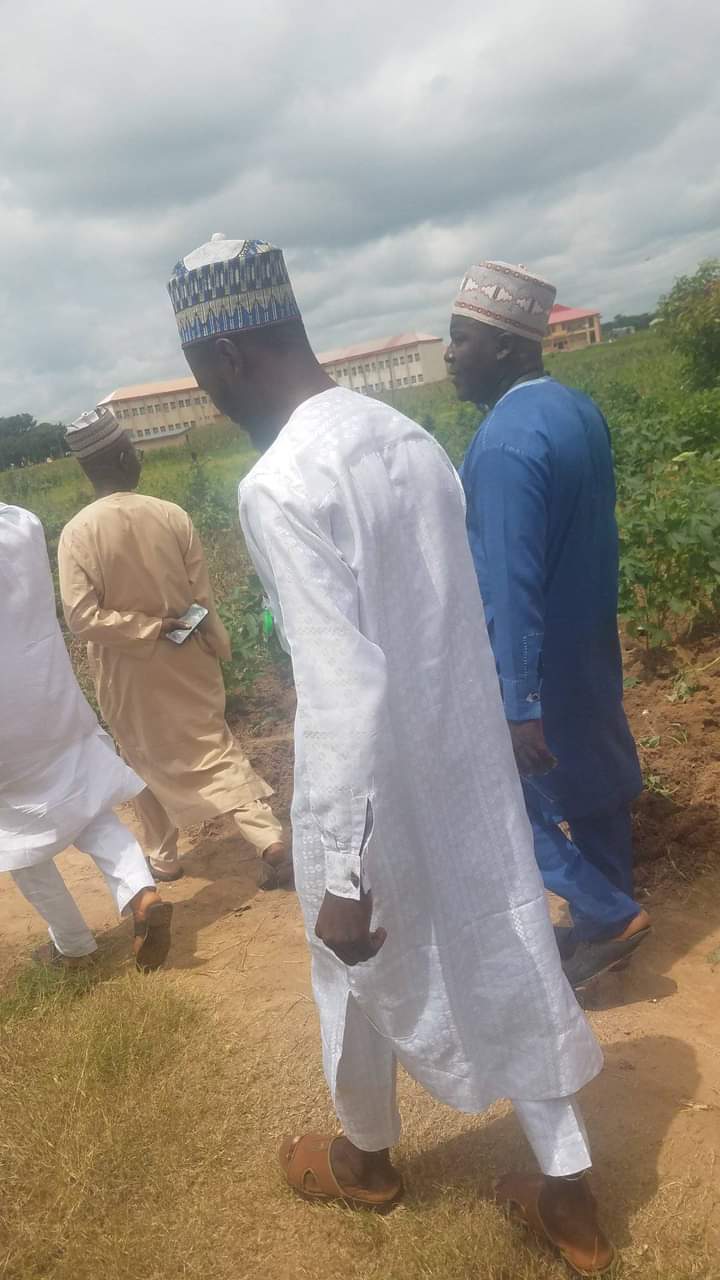After WikkiTimes’ Story, Niger College’s Management Visits Degenerated Road, Vows to Commence Work ‘Soon’ 1