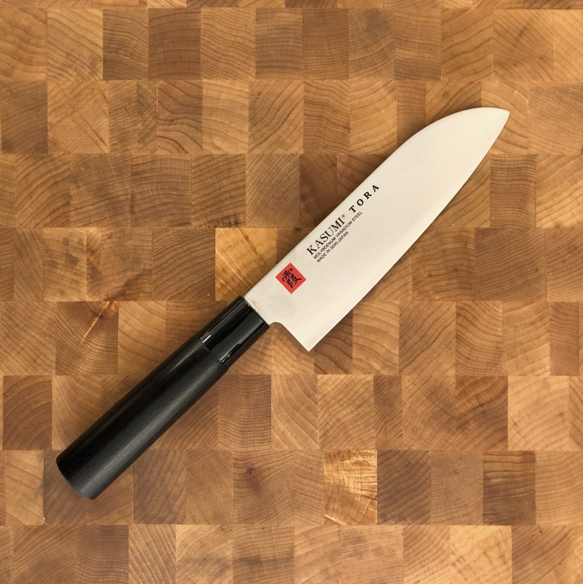 Японское качество кухонных ножей на фото
				