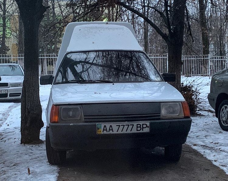Таврия с номерами дороже самого авто в Украине фото 