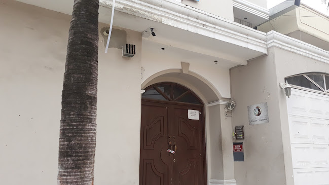 Mauren Mackenzie | Escuela de Belleza, Cosmetología y Cosmiatría - Guayaquil