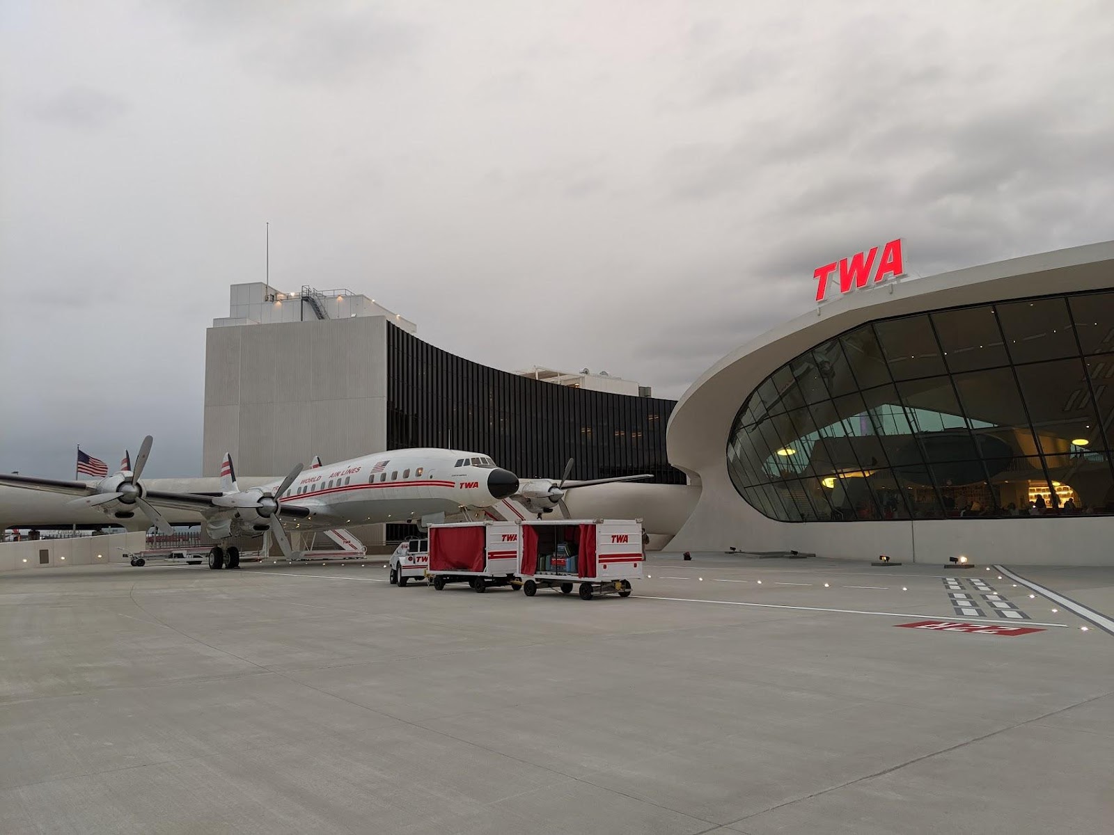 TWA Flight Centre Exterior With Connie