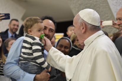Đức Thánh Cha chào ban nhân viên và các gia đình Vatican: Chúc mừng Giáng sinh!
