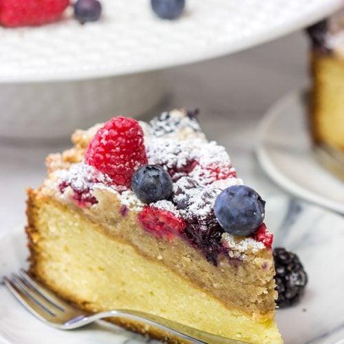 Mixed Berry Topped Coffee Cake | Tasty way to enjoy summer berries!
