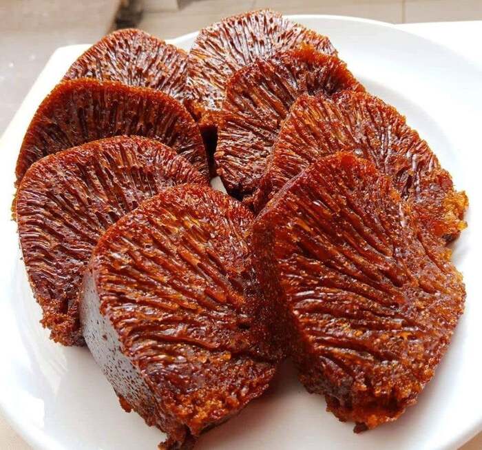Tour du lịch Châu Đốc - Bánh bò thốt nốt có màu nâu cánh gián đặc trưng