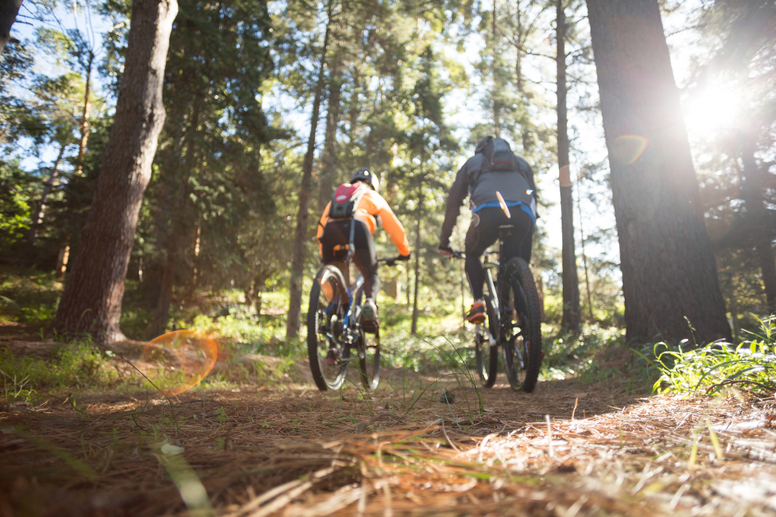 how to poop while biking outside