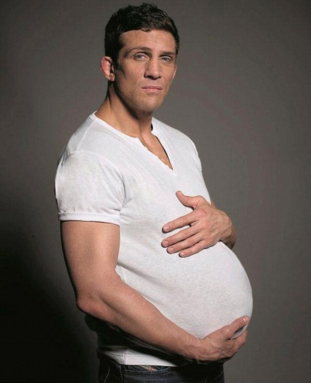 Resultado de imagen para Fotos y gifs de hombres embarazados