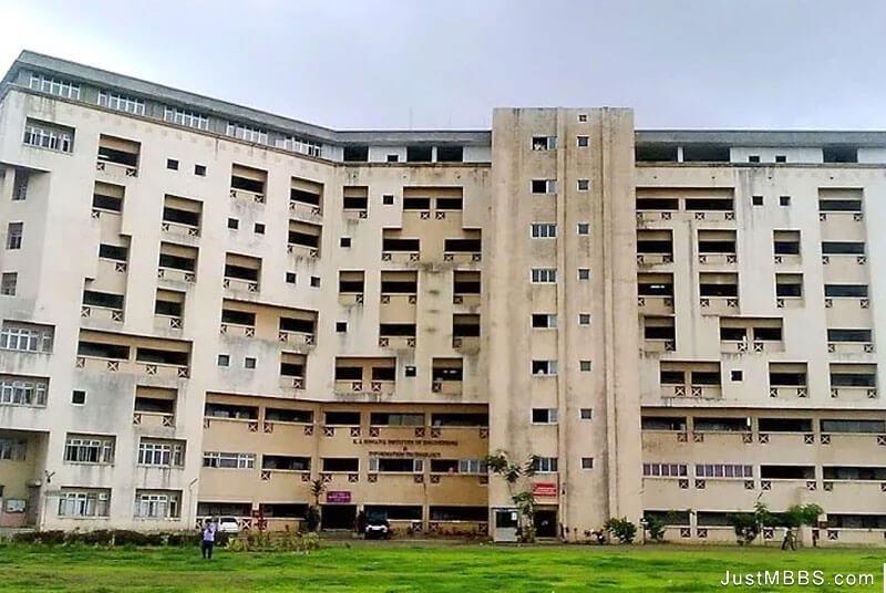 KJ Somaiya Medical College & Research Centre is Top rank MBBS College in  Mumbai