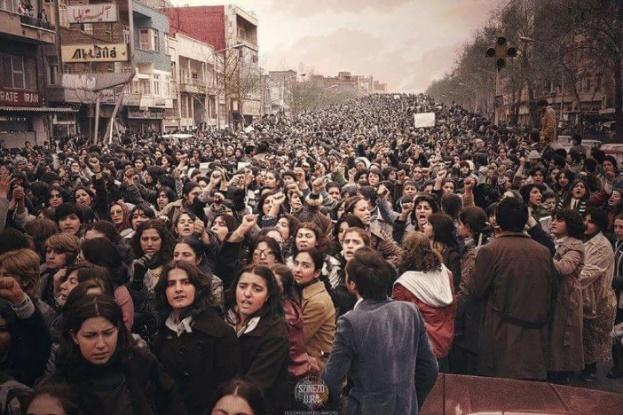 https://www.independentpersian.com/sites/default/files/styles/1368x911/public/1979_Iranian_Women_Day%27s_protests_against_Hijab.jpg?itok=s44QZx9F