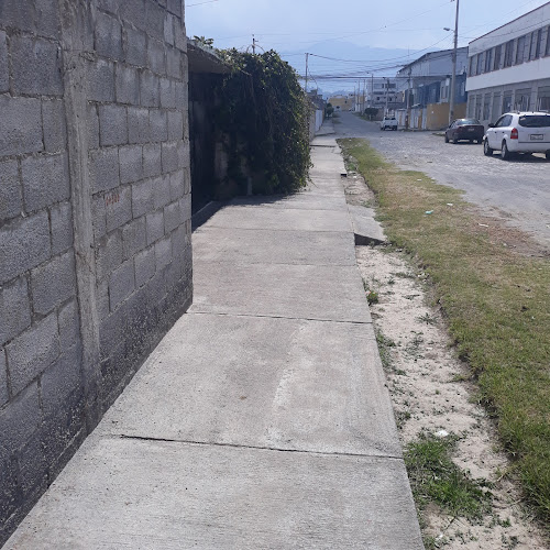 Avenida La Prensa, La Prensa N43-304, Quito