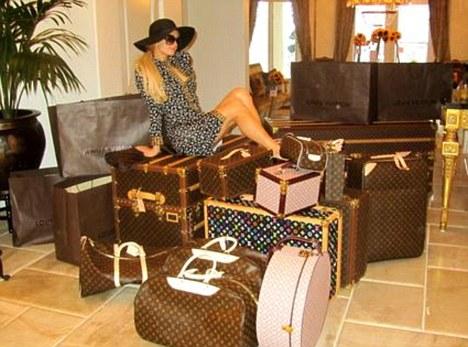 Paris Hilton posts luxury travel photos on Twitter | Daily Mail Online