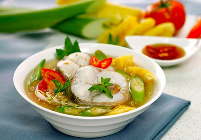 canh chua cá món canh mùa hè ngon