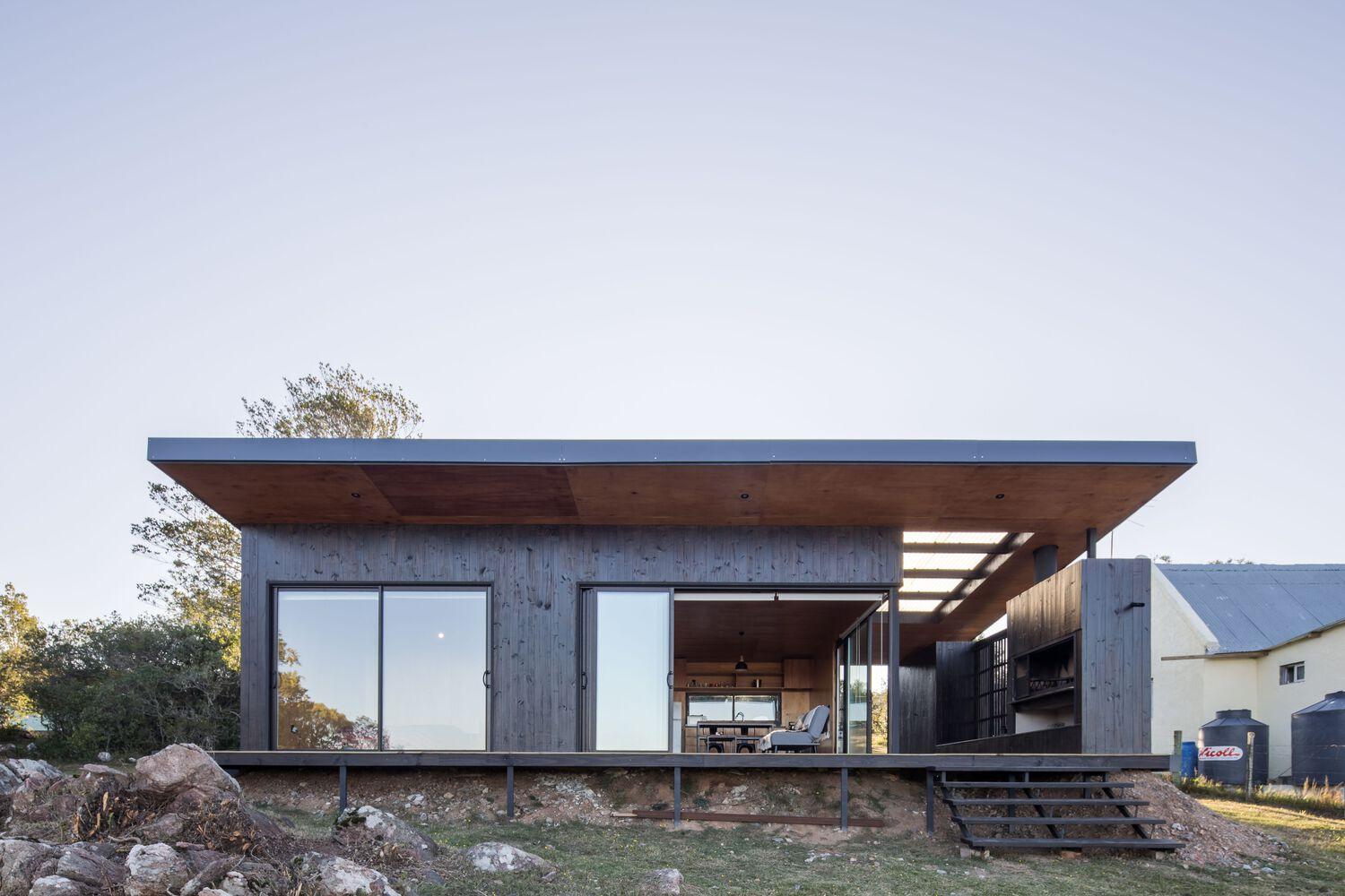 flat roof one story house