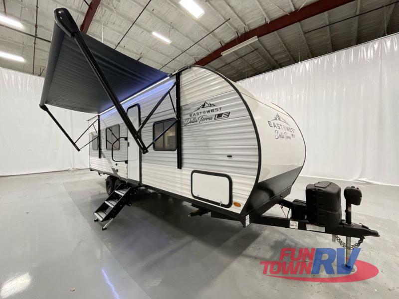Find more deals on RVs with all the features you need at Fun Town RV today.