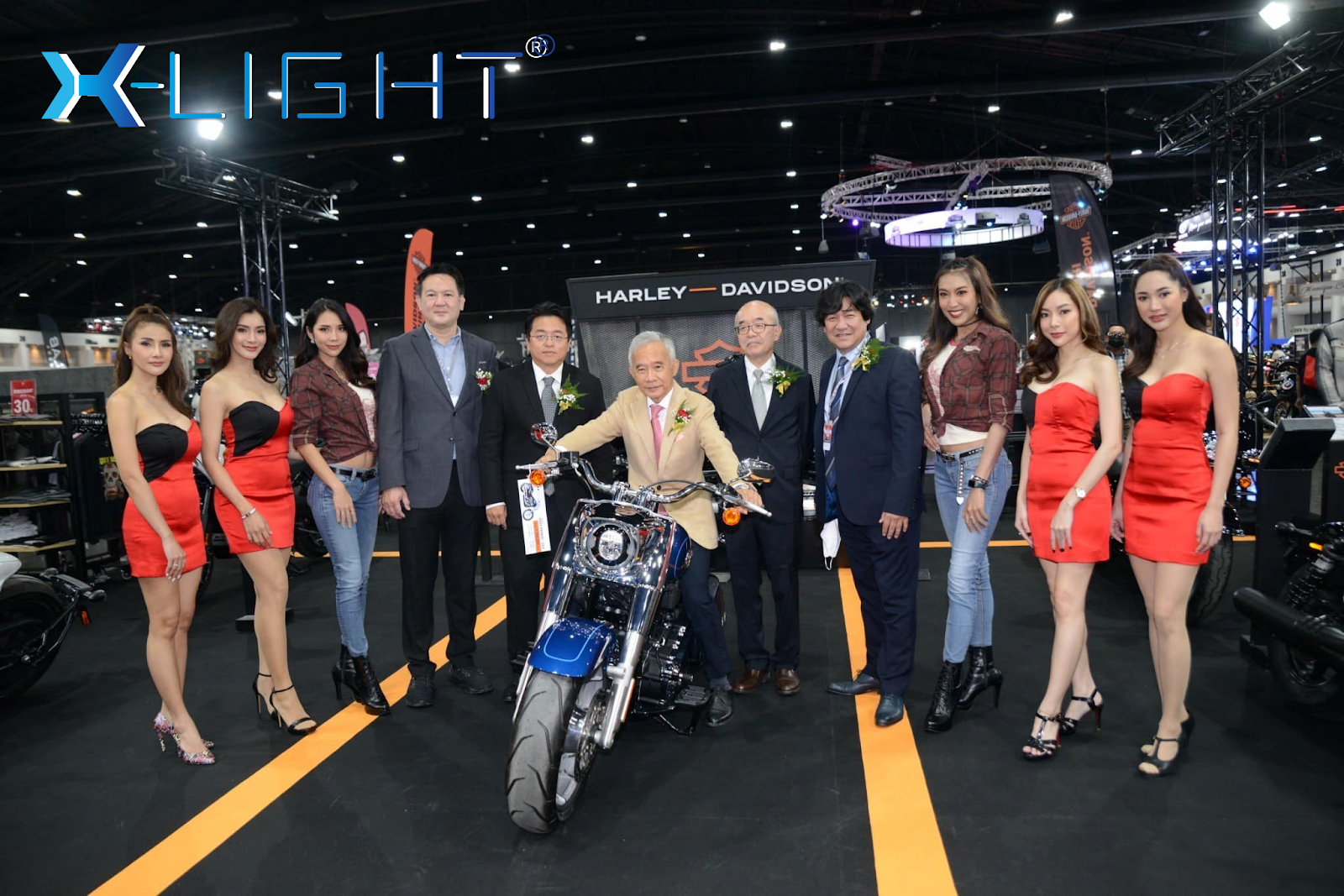 Các đại diện của sự kiện Bangkok Auto Salon 2022 