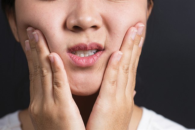 máng chống nghiến răng