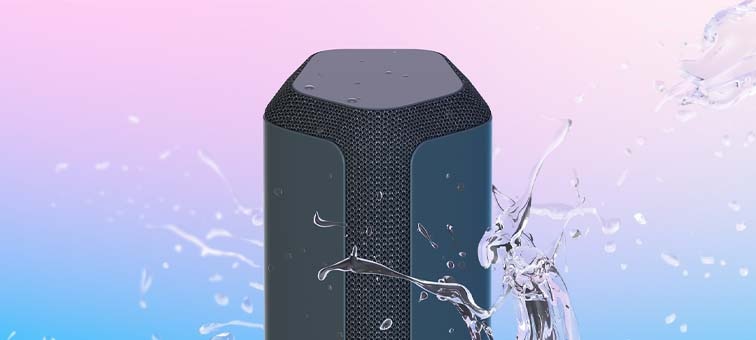 Image of the SRS-XE300 X-Series Portable Wireless Speaker demonstrating it's splash resistance