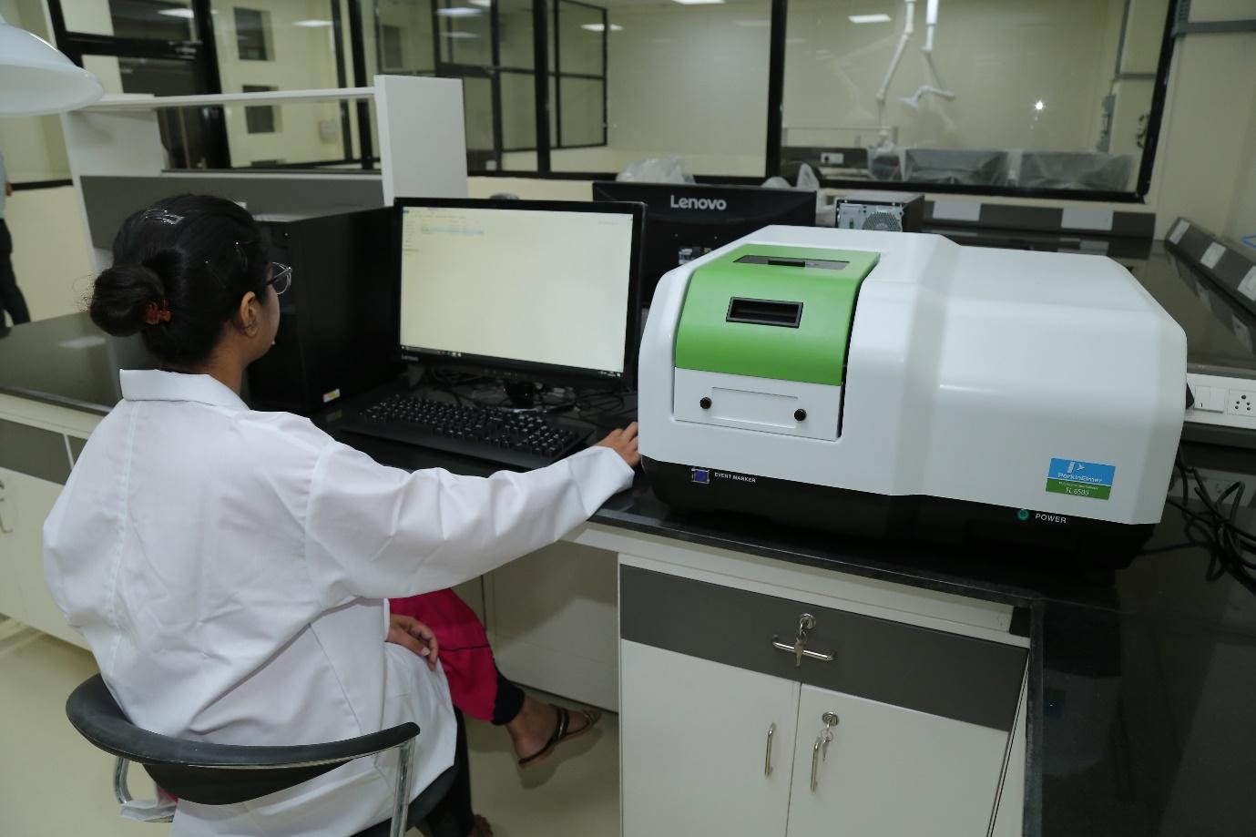 Fluorescence Spectrophotometer