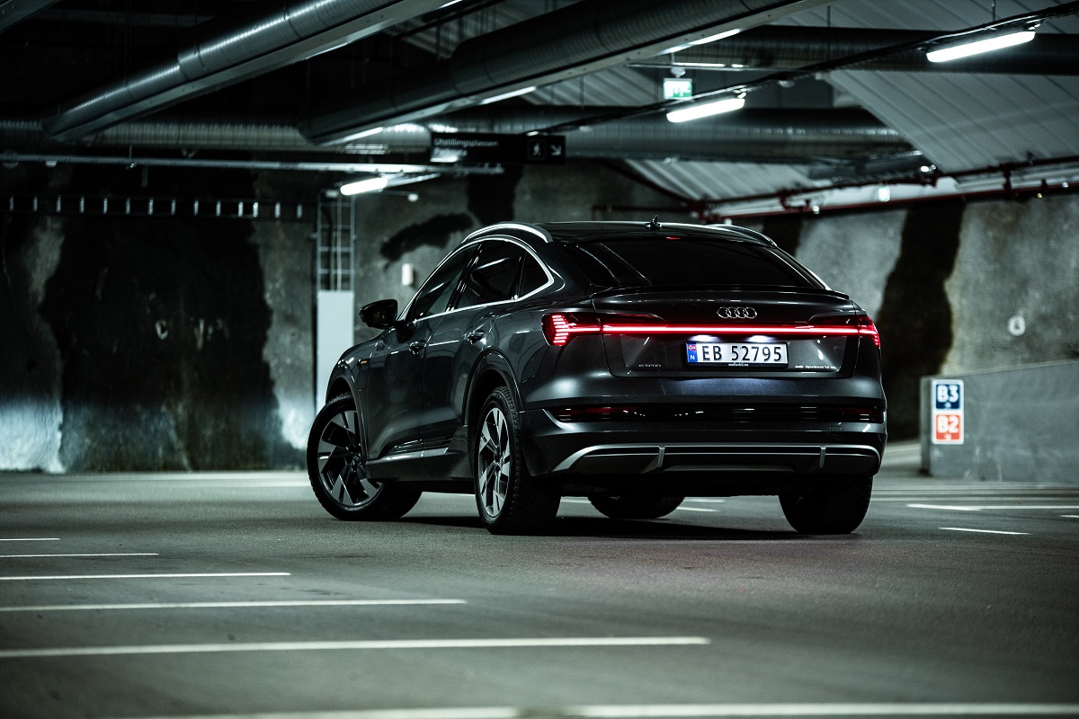 Audi-etron-suv-rear-view