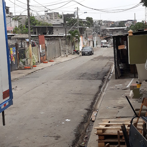 Opiniones de Baterias y Llantas Americanas en Guayaquil - Tienda de neumáticos