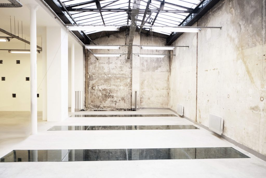 Industrial atmosphere gallery for rent for fashion shoots in Paris