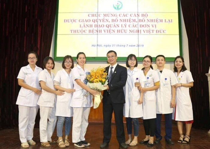 Bác sĩ Đỗ Tất Thành cùng đội ngũ chuyên gia Khoa Dinh dưỡng Bệnh viện Việt Đức