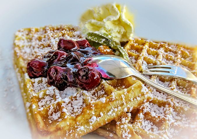 A Quick And Easy Recipe To Make Light and Crispy Waffles