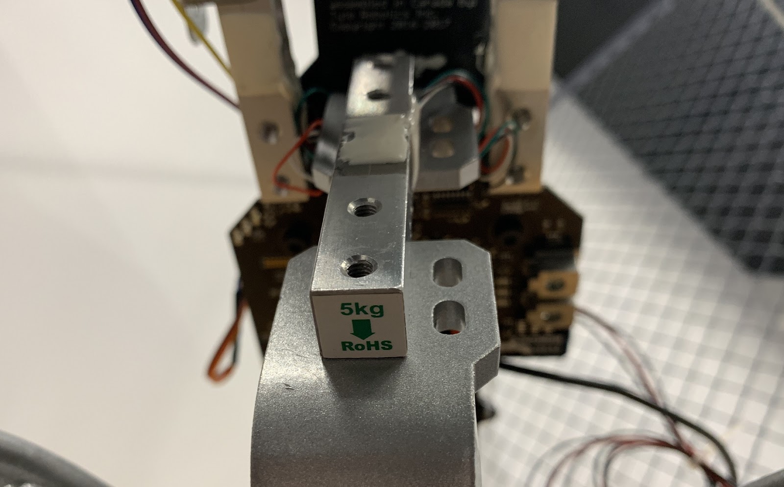 Load cell connection RCbenchmark test stand