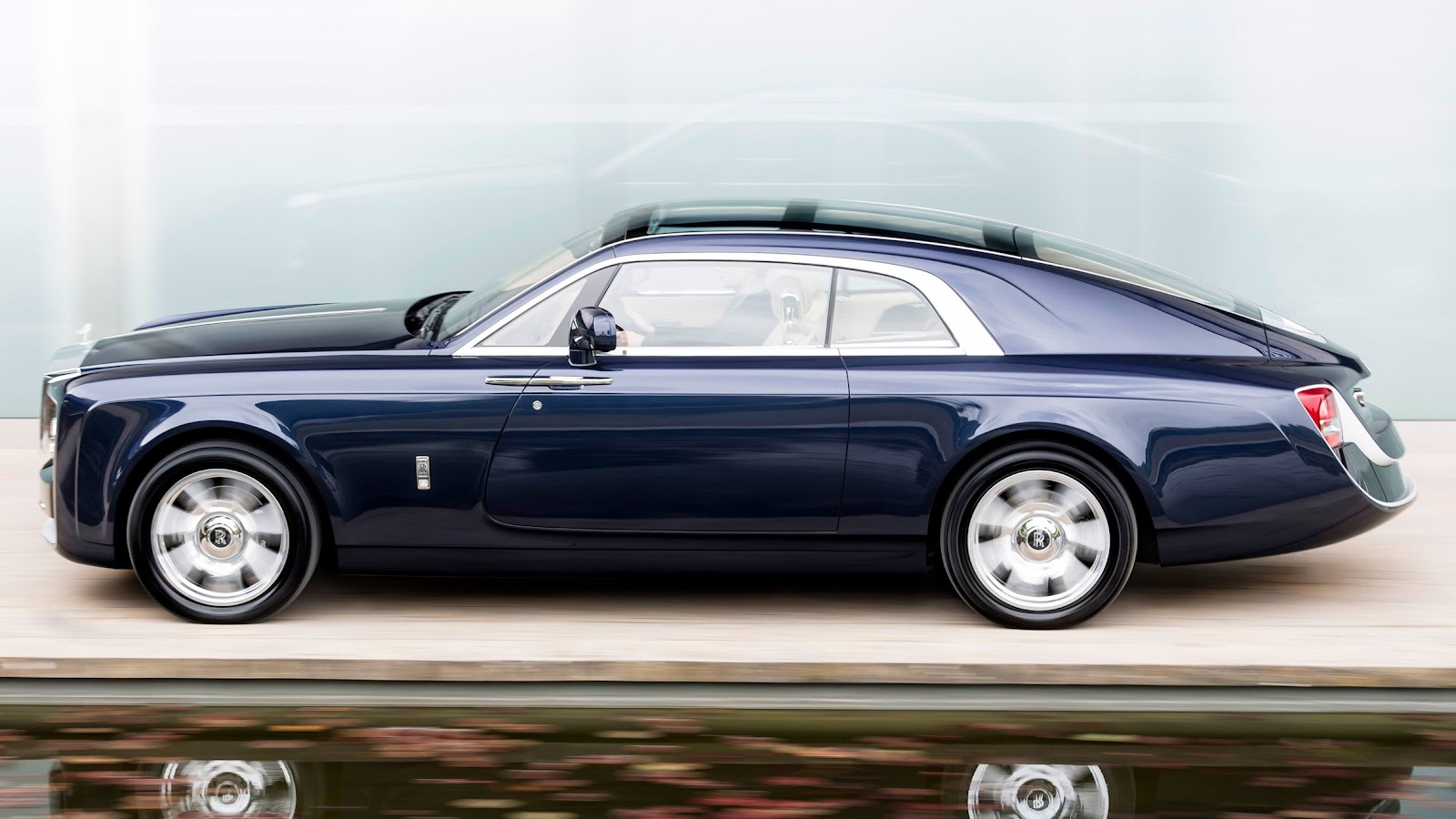 rolls-royce-sweptail-design-transport-cars_dezeen_hero-a.jpg