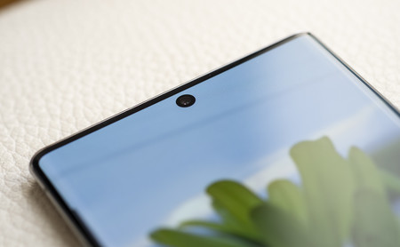 Samsung Galaxy Note 10 Plus Hole 03