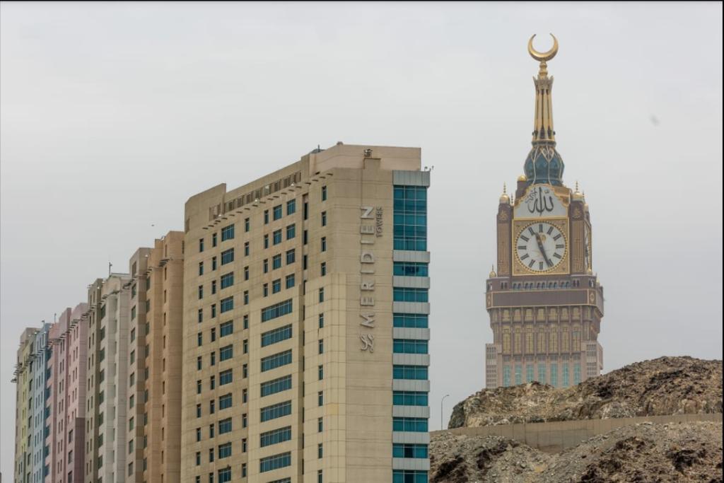 Hotel bintang 5 Le Meridien Tower, Mekah yang terletak di dekat Masjidil Haram