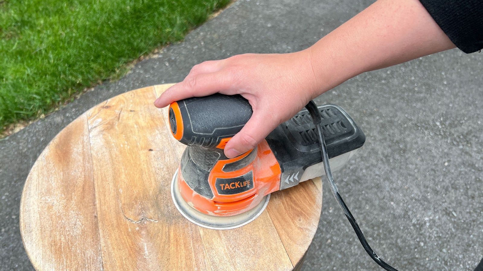 Sanding table
