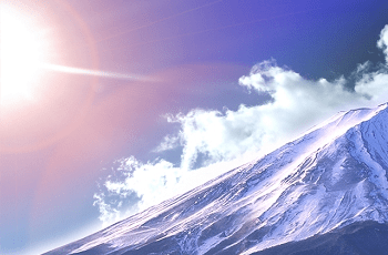 日光と山の頂