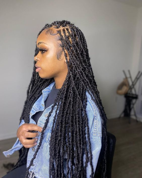 Lady on  jean shows off her beautiful soft locs