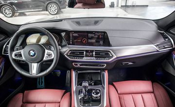 BMW X6 2023 sở hữu hệ thống tiện nghi - giải trí hiện đại với các trang bị phong phú