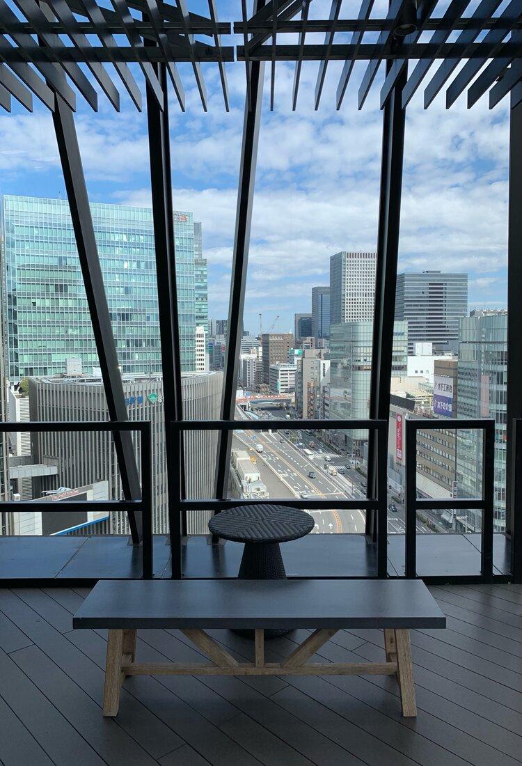 Tokyu Plaza Ginza opens at 11 AM. Just like when I went to the observation deck at Asakusa, I arrived shortly after it was opened and there was only one person at the rooftop garden. Believe it or not, Kiriko Terrace seems to be just as much of a hidden gem!