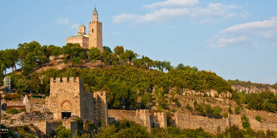 Tsarevets-Fort-Veliko-Turnovo-Shutterstock.jpg